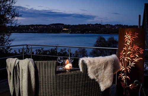 Moehnesee House | Holiday Home '120qm' with Lake View, Private Terrace and Wi-Fi