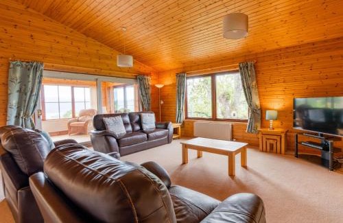 East Lewiston House | Holiday Home Achmony Green by Interhome