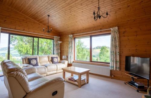 East Lewiston House | Holiday Home Achmony Byre by Interhome