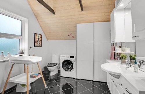 Trend House | Holiday Home Adisl - 600m to the inlet by Interhome