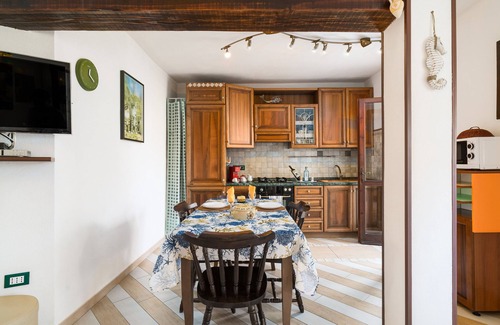 Budoni House | Holiday Home 'Al Mare Da Pépé' Near the Beach with Terrace, Garden and Air Conditioning
