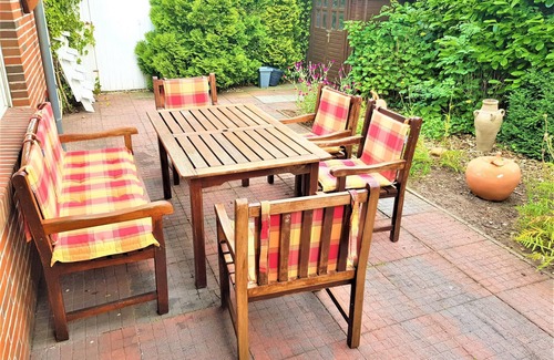 Ditzum House | Holiday Home "Am Sielblick in Ditzum" with Garden and Wi-Fi; Pets Welcome