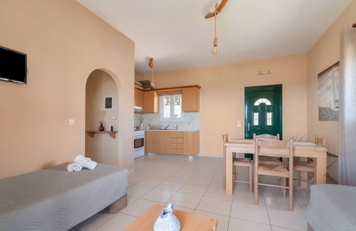 Leivathos House | Holiday Home 'Amalia' with Sea View, Wi-Fi and Air Conditioning