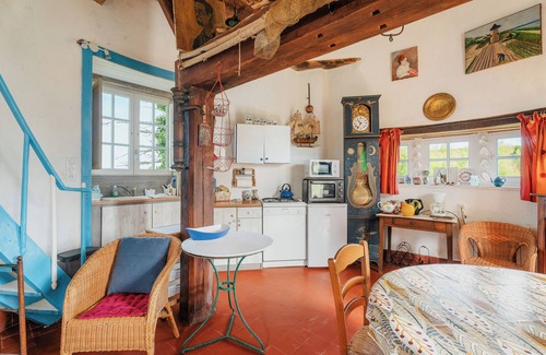 Cherrueix House | Holiday Home 'Ancien Moulin À Vent Du 19e Siècle' with Sea View, Private Terrace and Private Garden