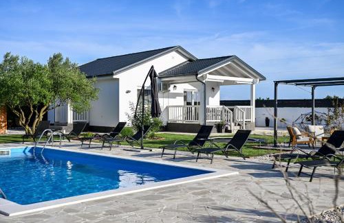 Municipality of Sukosan Villa | Holiday home Aprilis with pool, jacuzzi and sauna