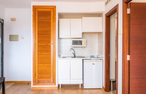 Son Servera House | Holiday Home 'Apto Con Terraza 202' with with Shared Pool, Private Terrace and Air Conditioning