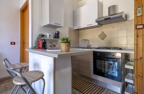 Sorso House | Holiday Home 'Arboriamar' with Private Garden and Air Conditioning