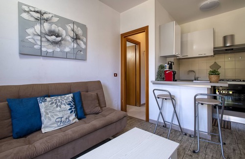 Sorso House | Holiday Home 'Arboriamar' with Private Garden and Air Conditioning