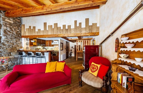 Arpy House | Holiday Home 'Arpy An' with Mountain View, Balcony and Wi-Fi
