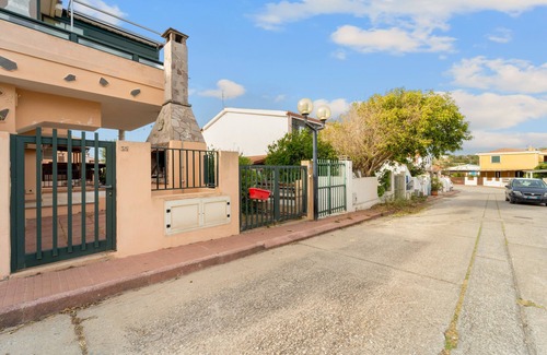 Calasetta House | Holiday Home "Asia" close to the Sea with Private Terrace & Wi-Fi