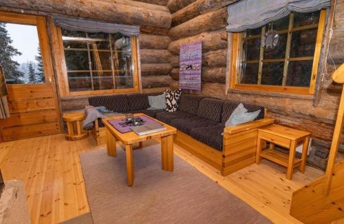 Rukatunturi House | Holiday Home Aurinko-ruka c6 by Interhome