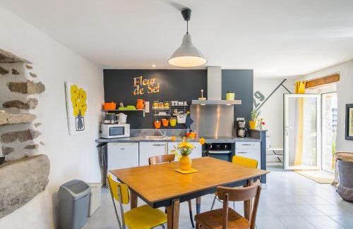 Tregunc House | Holiday Home Aven by Interhome