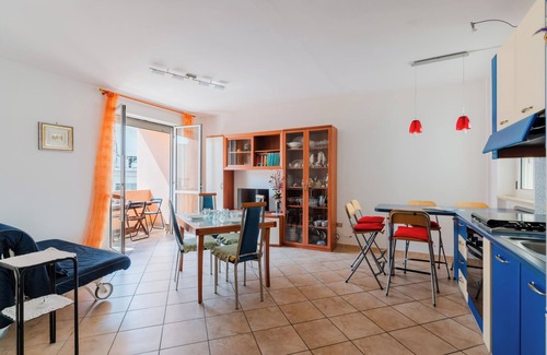 Otranto House | Holiday Home 'Ayra A Otranto' with Balcony, Wi-Fi and Air Conditioning