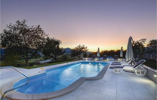 Bajagic House | Holiday Home Bajagic 90 With Outdoor Swimmingpool