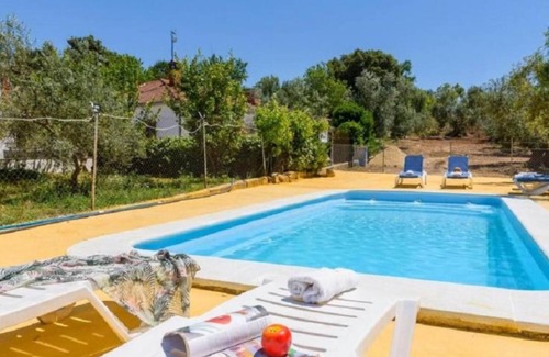 Canete la Real House | Holiday Home 'Barquero Pernia' with Mountain View, Wi-Fi and Air Conditioning