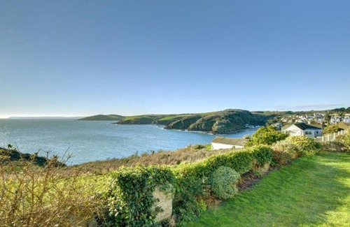 Polruan House | Holiday Home Battery Park by Interhome