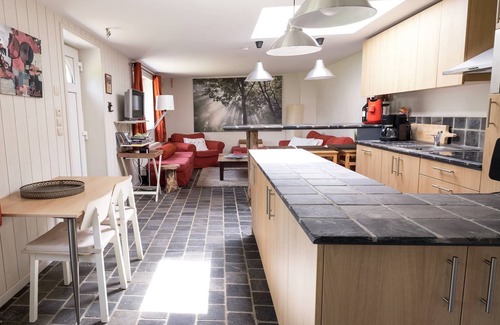 Hastiere-Lavaux Villa | Holiday Home in Ederbergland near Knebelsrod