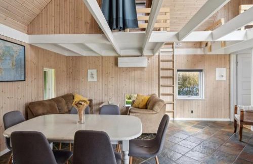 Ronde House | Holiday Home Belinda - 300m from the sea by Interhome