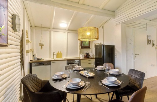 Ulrichstein House | Holiday Home 'Berghütte' with Private Terrace, Private Garden and Wi-Fi