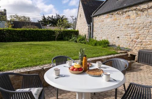 Loctudy House | Holiday Home Bienvenue by Interhome