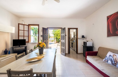 Sant'Isidoro House | Holiday Home 'Blue Infinity' with Sea View, Shared Terrace and Air Conditioning
