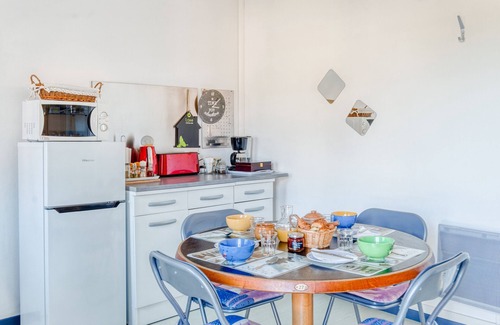 Noyant-Villages House | Holiday Home 'Bricabroc' with Shared Pool, Private Terrace and Wi-Fi