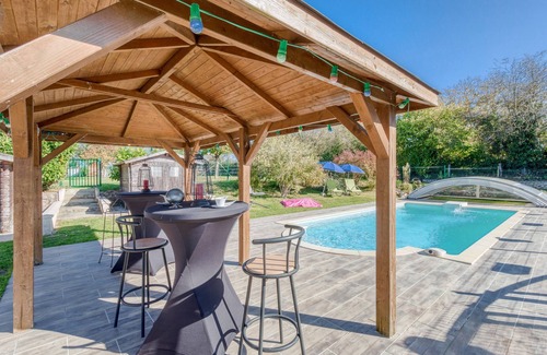 Noyant-Villages House | Holiday Home 'Bricabroc' with Shared Pool, Private Terrace and Wi-Fi