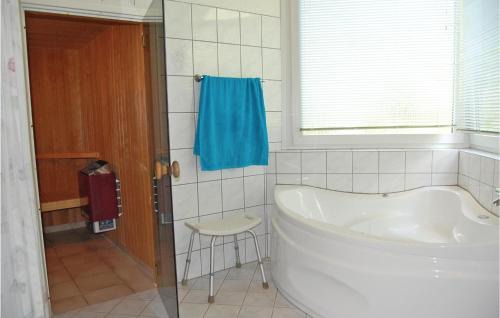 Skaven Strand House | Holiday Home Brombærvej Tarm Xii