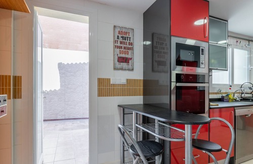 Polop House | Holiday Home 'Bungalow Polop' with Private Terrace, Wi-Fi and Air Conditioning