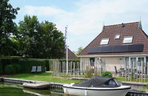 Eernewoude House | Holiday Home Bungalowpark It Wiid by Interhome