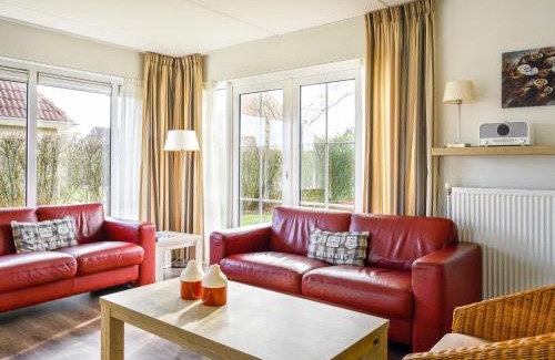 Eernewoude House | Holiday Home Bungalowpark It Wiid by Interhome