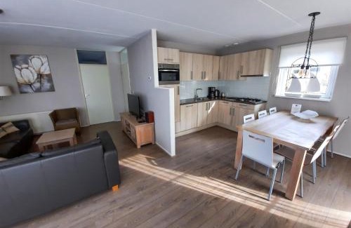Eernewoude House | Holiday Home Bungalowpark It Wiid by Interhome
