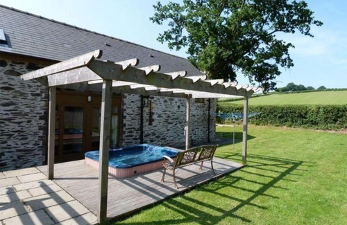 Cilmeri House | Holiday Home Bwthyn Canol by Interhome