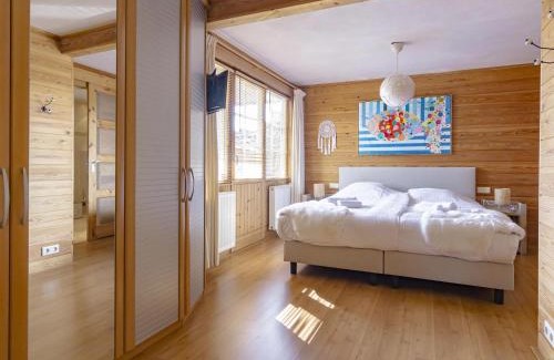 Kropswolde House | Holiday Home by Zuidlaardermeer Jetty