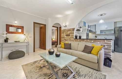 Carloforte House | Holiday Home "Ca' Alessandra" with Private Terrace and Air Conditioning
