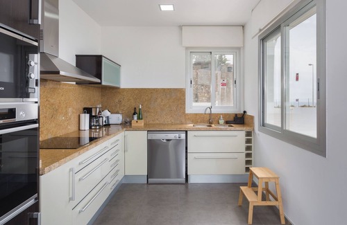Faro de Cullera House | Holiday Home 'Casa Beaposa' with Sea View, Wi-Fi and Air Conditioning