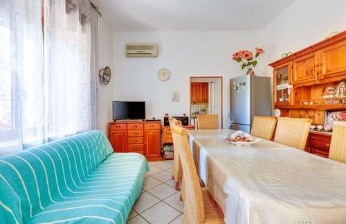 Fluminimaggiore House | Holiday Home 'Casa Rosa' with Mountain View, Wi-Fi and Air Conditioning