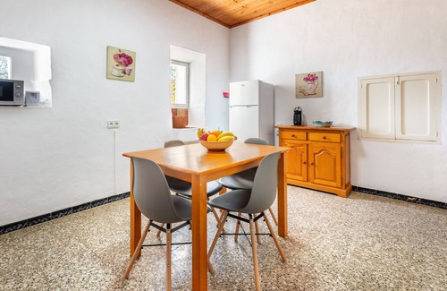Pilar de la Mola House | Holiday Home 'Ca Ses Celleres' with Private Terrace, Private Garden and Wi-Fi