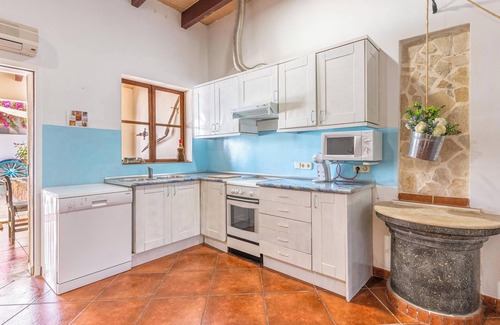 Sa Pobla House | Holiday Home Ca Sa Cristeta de Sescola with Pool, Wi-Fi, Terrace and Garden