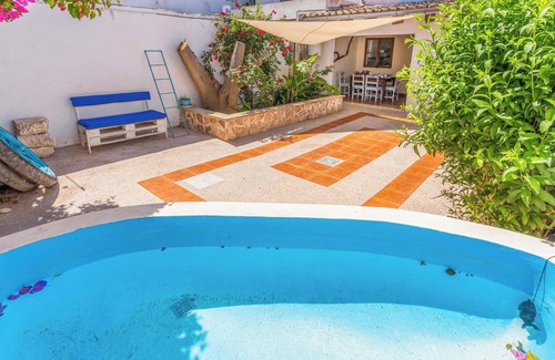 Sa Pobla House | Holiday Home Ca Sa Cristeta de Sescola with Pool, Wi-Fi, Terrace and Garden