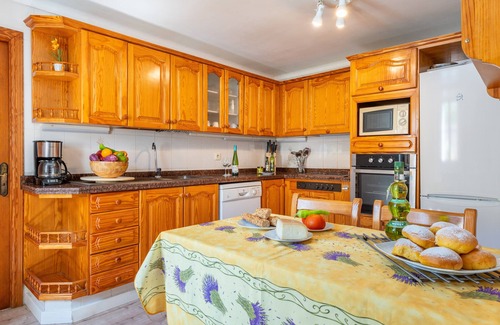 Soller House | Holiday Home 'Can Xeliu' with Private Pool, Private Terrace and Wi-Fi