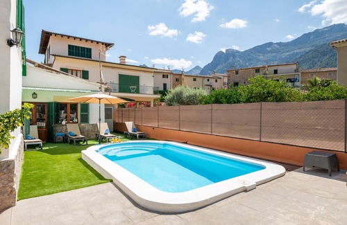 Soller House | Holiday Home 'Can Xeliu' with Private Pool, Private Terrace and Wi-Fi