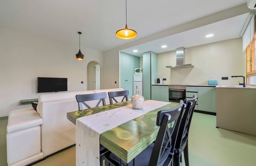 Riumar House | Holiday Home 'Carpa' with Mountain View, Wi-Fi and Air Conditioning