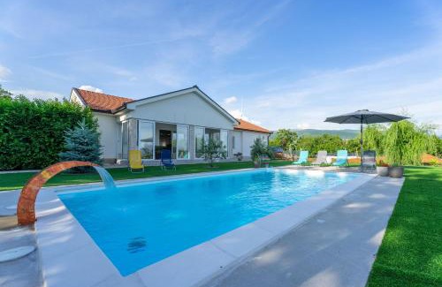 Trn Villa | Holiday home Carpinus