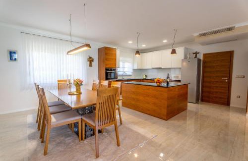 Trn Villa | Holiday home Carpinus
