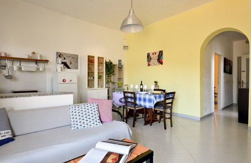 Bari Sardo House | Holiday Home "Casa Aurora con Giardino" with Private Terrace & Wi-Fi