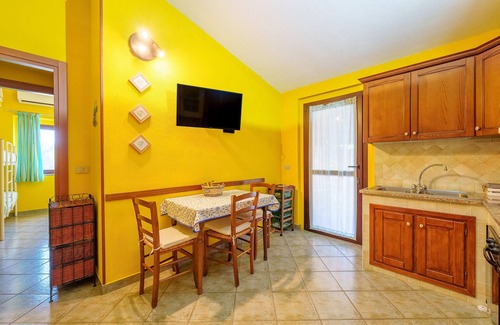Aglientu House | Holiday Home "Casa Baia Vignola" with Garden, Terrace & Wi-Fi