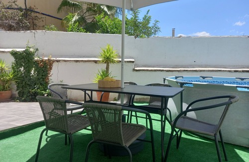 Cervantes House | Holiday Home 'Casa Con Jardín, Aparcamiento' with Mountain View, Wi-Fi and Air Conditioning