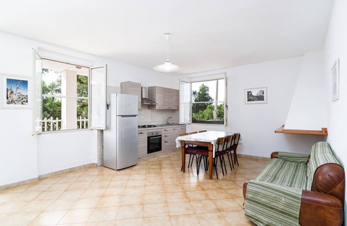 Monte Longu House | Holiday Home 'Casa Con Veranda' with Private Terrace