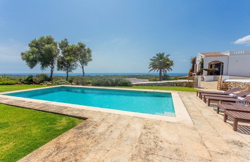 Alayor House | Holiday Home 'Casa De Campo Con Vista Al Mar' with Sea View, Wi-Fi and Air Conditioning